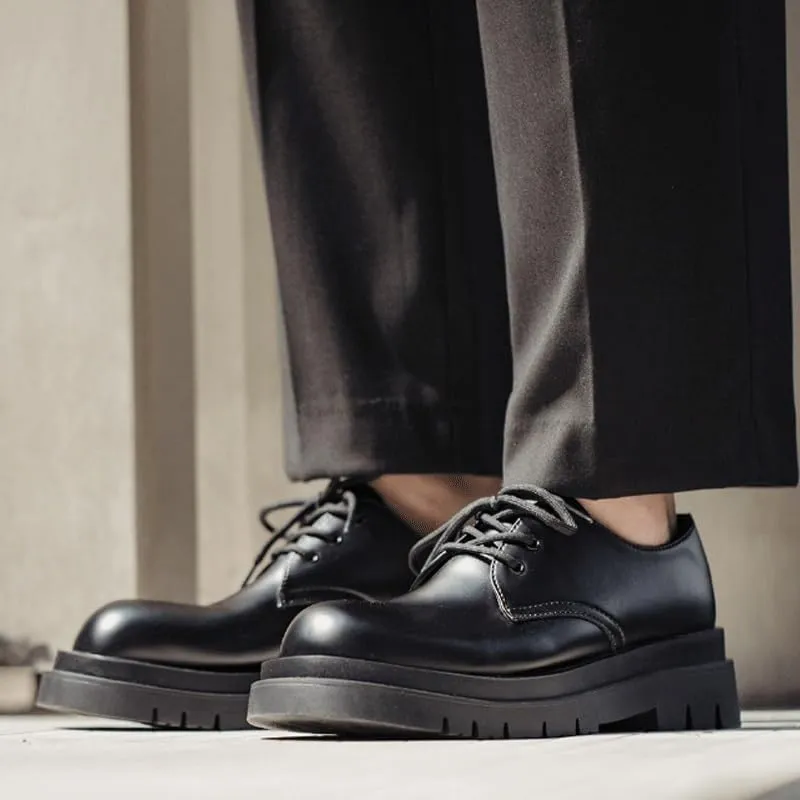 Contemporary Men's Elastic Slip-On Derby Shoes - Smooth Calfskin Upper for Quick Business Trips & Meetings