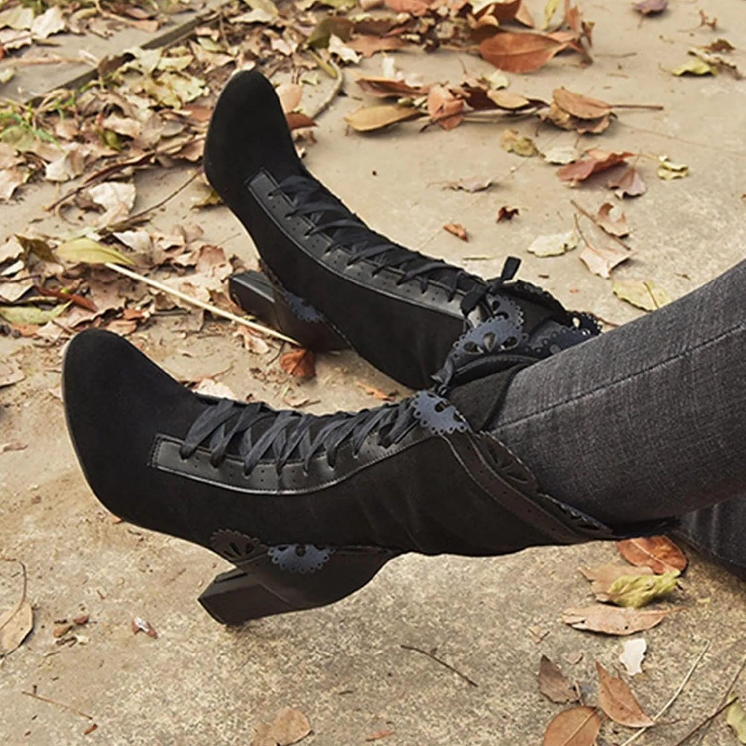 Ladies Mid-Calf Boots Medieval Retro Lace-up Square Heels Pointed Toe Winter Outdoor Combat Bootie Fashion Lace Boot