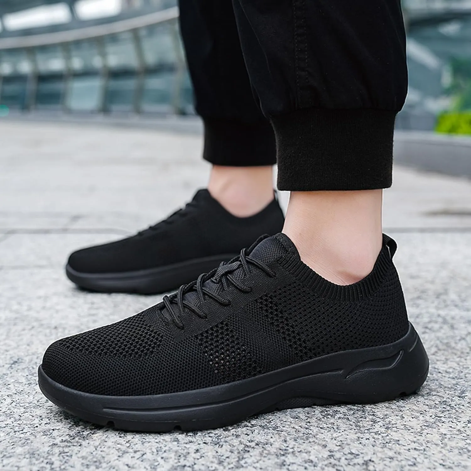 Men Sports Shoes Fashionable New Pattern Simple and Pure Color Mesh Breathable and Comfortable Flat Mens Sneaker
