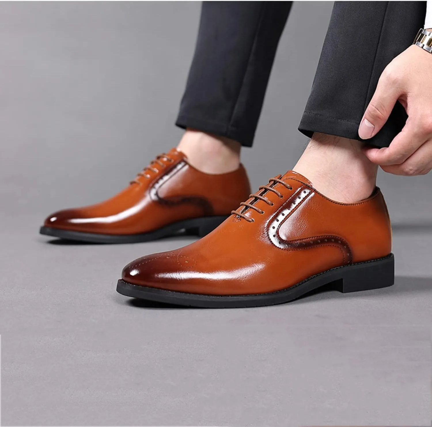 Men's Business Casual Dress Shoes Classic Wingtip Lace-Up Brogues Modern Formal Oxfords Shoes
