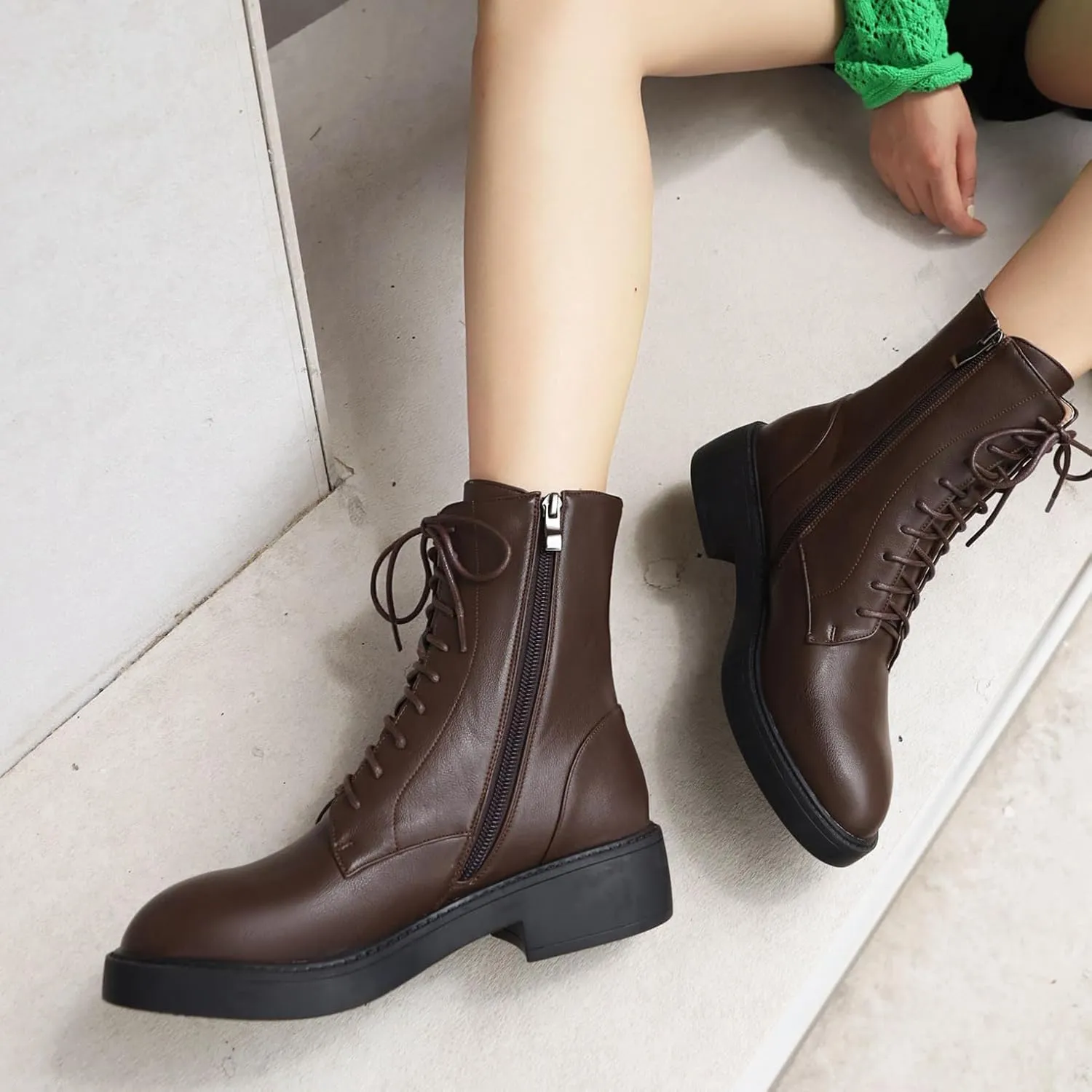 Women's Combat Lace Up Boots Platform Military Boots Low Heel Chunky Lug Sole Motorcycle Gothic Riding Boots Round Toe Comfortable Side Zipper Ankle Boots