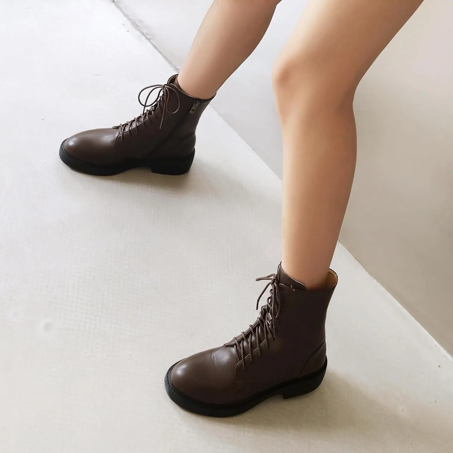 Women's Combat Lace Up Boots Platform Military Boots Low Heel Chunky Lug Sole Motorcycle Gothic Riding Boots Round Toe Comfortable Side Zipper Ankle Boots