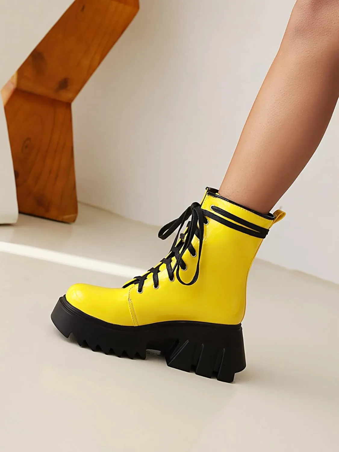 Women's Platform Combat Booties Lace Up Motorcycle Boots Chunky Block High Heel Ankle Boots Punk Goth Lug Sole Boots Round Toe Shoes