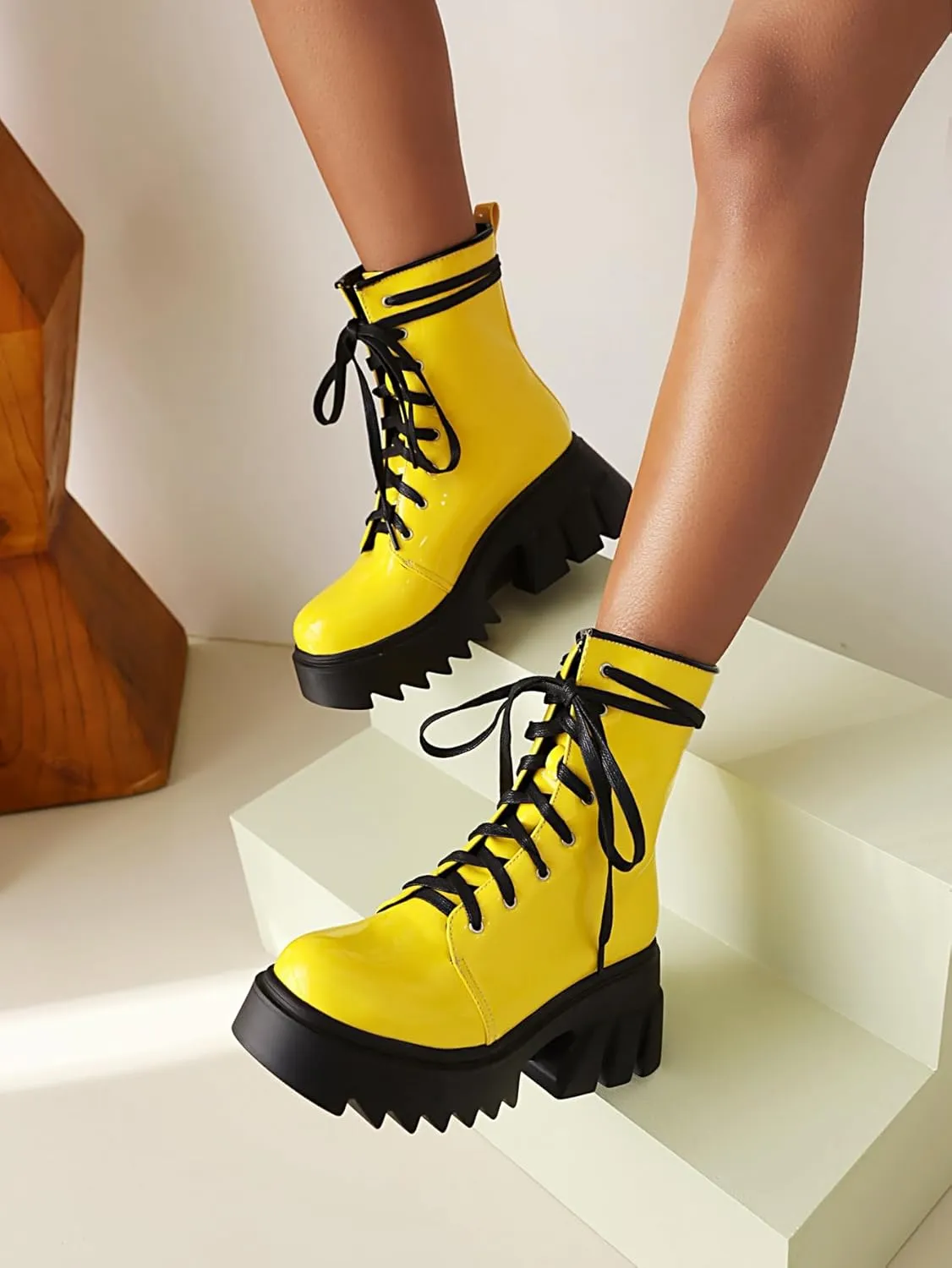 Women's Platform Combat Booties Lace Up Motorcycle Boots Chunky Block High Heel Ankle Boots Punk Goth Lug Sole Boots Round Toe Shoes
