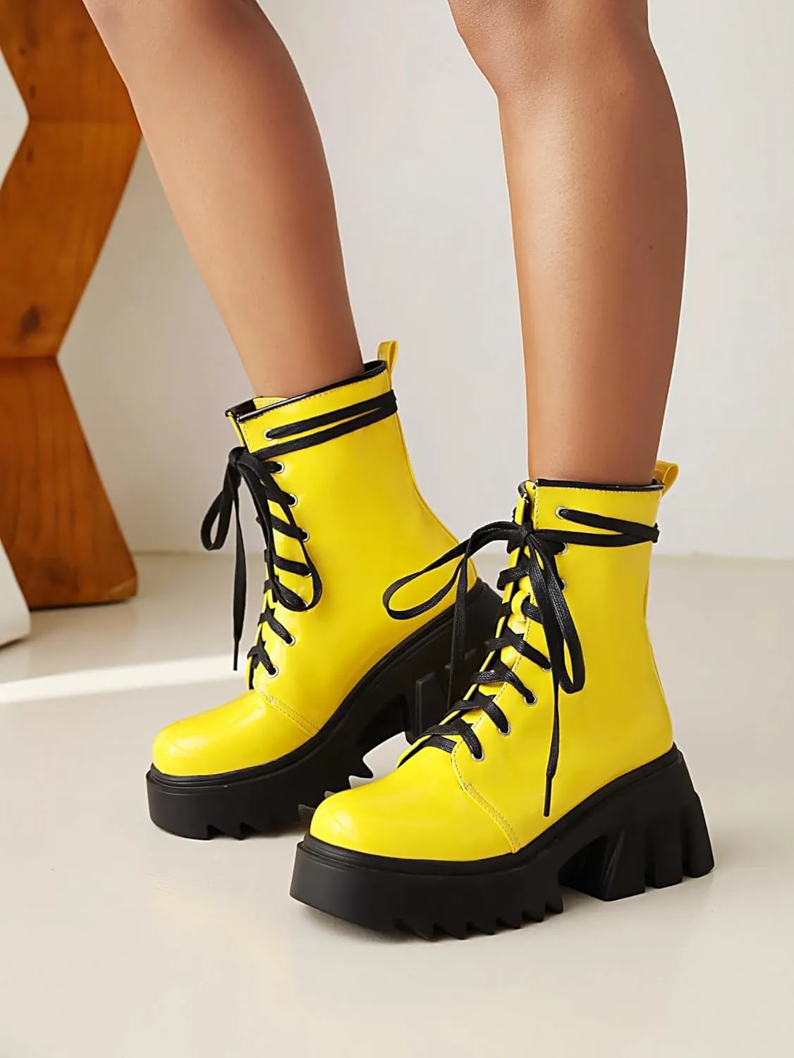 Women's Platform Combat Booties Lace Up Motorcycle Boots Chunky Block High Heel Ankle Boots Punk Goth Lug Sole Boots Round Toe Shoes